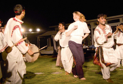 folk music dance islooites dance to the balochi beat
