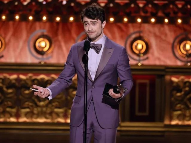 daniel radcliffe wins first tony award daniel radcliffe wins first tony award