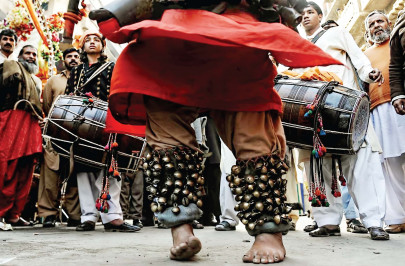 data darbar long queues on second day of urs