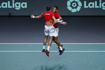 auger aliassime leads canada into davis cup final auger aliassime leads canada into davis cup final