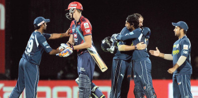 deccan charge to narrow win