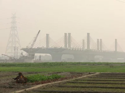 new delhi smog grows more intense as farm fires rage new delhi smog grows more intense as farm fires rage