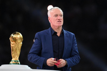 french football president wants deschamps to stay