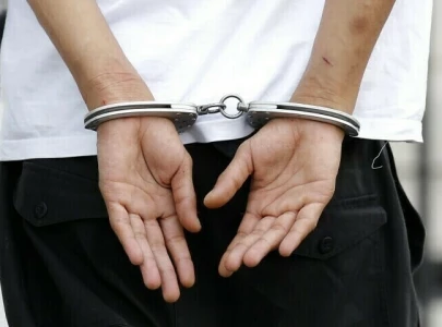 robber injured by accomplices