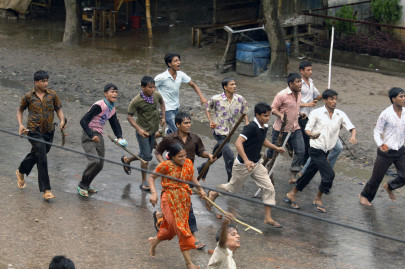 sporadic clashes continue in bangladesh