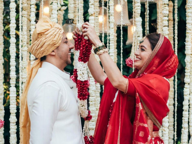 in pictures dia mirza ties the knot in pictures dia mirza ties the knot