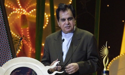 dilip kumar bollywood s tragedy king dies aged 98 dilip kumar bollywood s tragedy king dies aged 98
