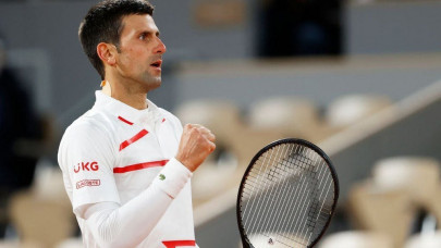 busta accuses djokovic of feigning injury concerns