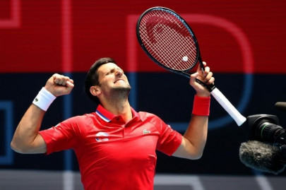 fired up djokovic makes perfect start but thiem slumps in atp cup