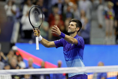djokovic moves two shy of slam with zverev next at us open djokovic moves two shy of slam with zverev next at us open