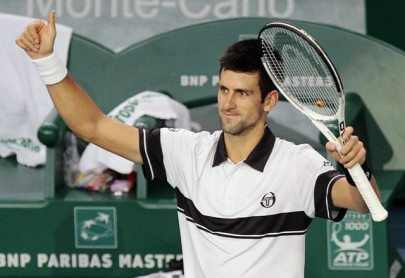 djokovic reaches third round in paris