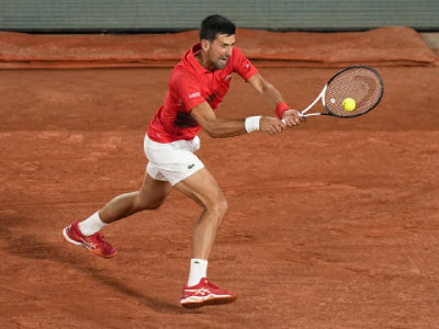 djokovic intends to go to wimbledon