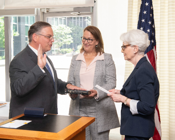 donald blome takes oath as us envoy to pakistan photo twitter deputysecstate donald blome takes oath as us envoy to pakistan photo twitter deputysecstate