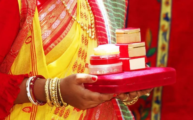 an indian bengali bride women holding dowry for her husband photo shutterstock an indian bengali bride women holding dowry for her husband photo shutterstock