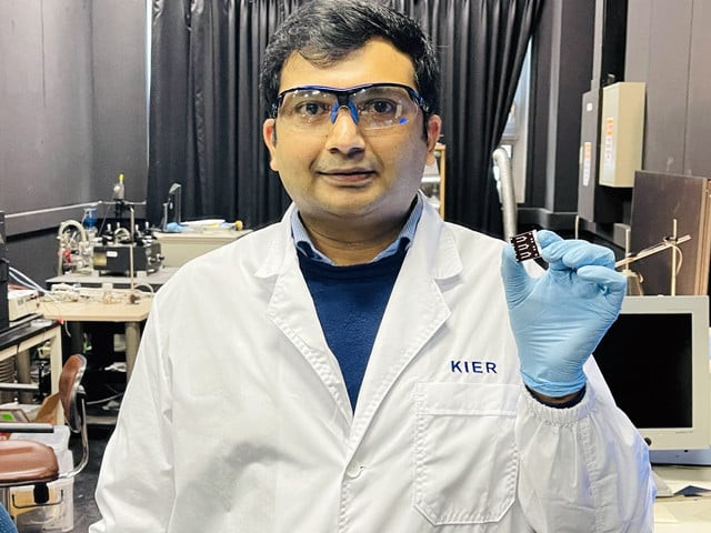 pakistani scientist sets two world records in solar cell technology pakistani scientist sets two world records in solar cell technology