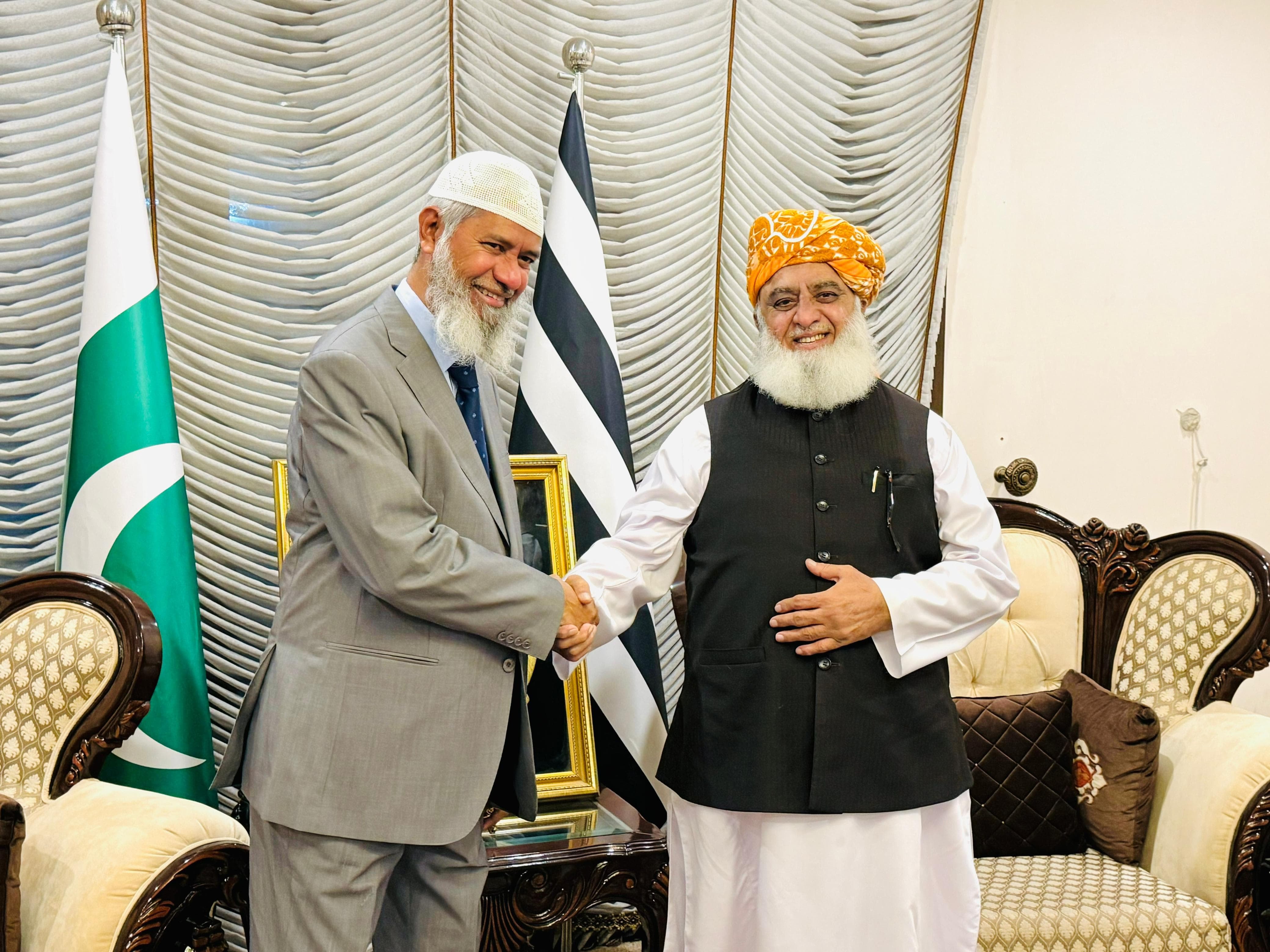 jui f spokesperson aslam ghauri confirmed that maulana fazlur rehman warmly welcomed dr naik alongside a high level delegation photo jui f