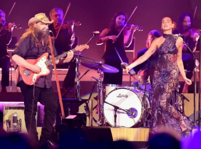 dua lipa makes her acm awards debut alongside chris stapleton dua lipa makes her acm awards debut alongside chris stapleton