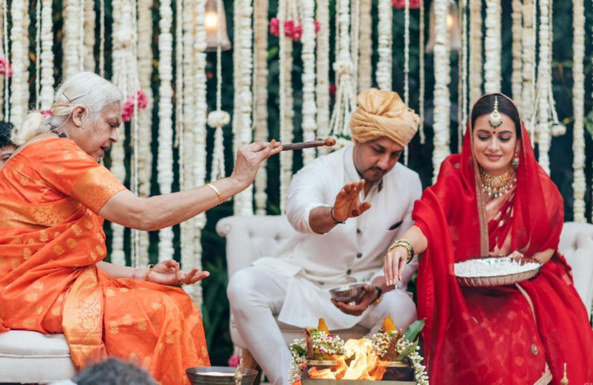 Vedic Ceremony Solemnized by a Woman Priest