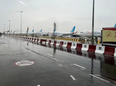 lahore flights delayed as dubai airport flooded lahore flights delayed as dubai airport flooded
