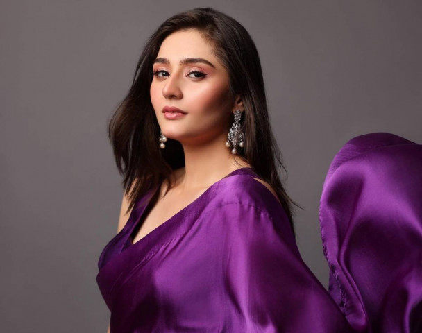 actor durefishan saleem encourages people to walk out of red flag marriages actor durefishan saleem encourages people to walk out of red flag marriages
