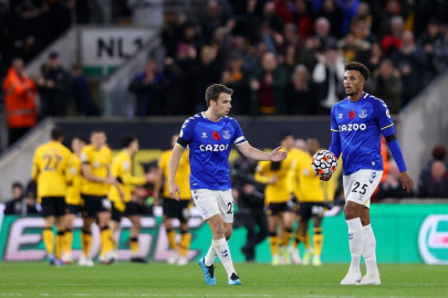 wolves pile on misery for spluttering everton