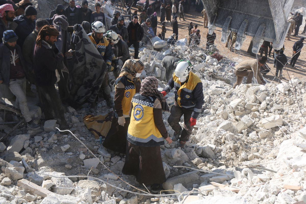 Photo of Syrian woman rescued quake victims, won over those who told her to stay home