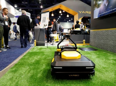 ces technology trade show adopts social theme