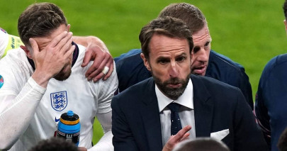 southgate stays to complete mission england