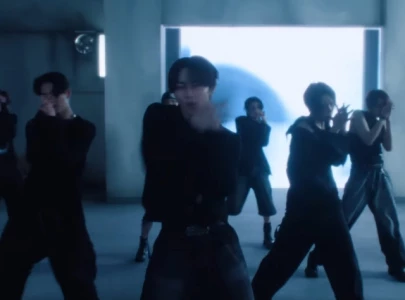 enhypen achieves highest billboard 200 rank with romance untold