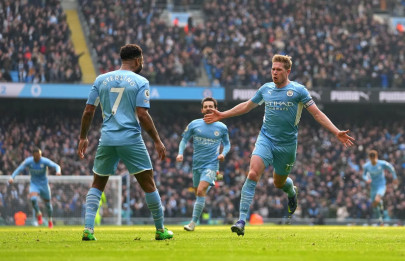 man city sink chelsea to close in on title