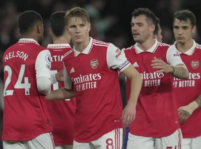 arsenal back on top of premier league