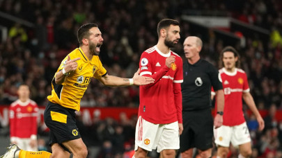 wolves end rangnick s honeymoon at man utd