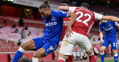 everton victory compounds arsenal misery