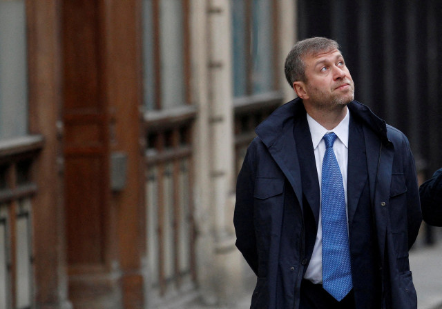 abramovich hands over control of chelsea abramovich hands over control of chelsea