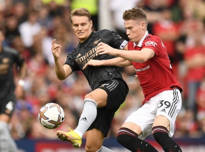 arsenal face stern man utd challenge