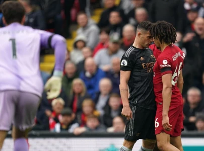 arsenal show title strain under anfield spotlight arsenal show title strain under anfield spotlight