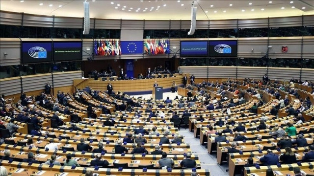 eu suspends development aid to palestine eu suspends development aid to palestine