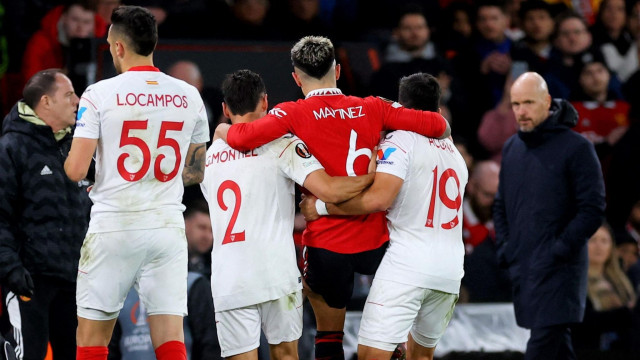 man utd held by sevilla in europa