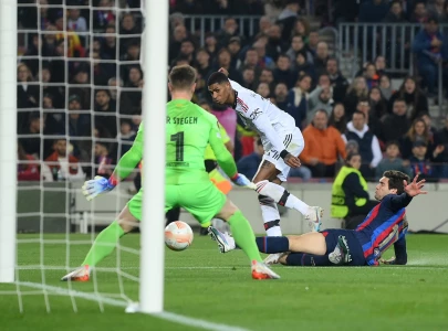 barcelona man utd draw europa league thriller barcelona man utd draw europa league thriller