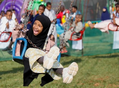 eid festivities draw crowds to parks