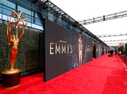 2024 emmy awards a night of surprises as the bear and baby reindeer take home top honors