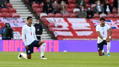 southgate says england totally united in taking a knee at euros