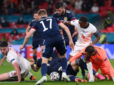 covid chaos disrupts england and scotland at euro 2020