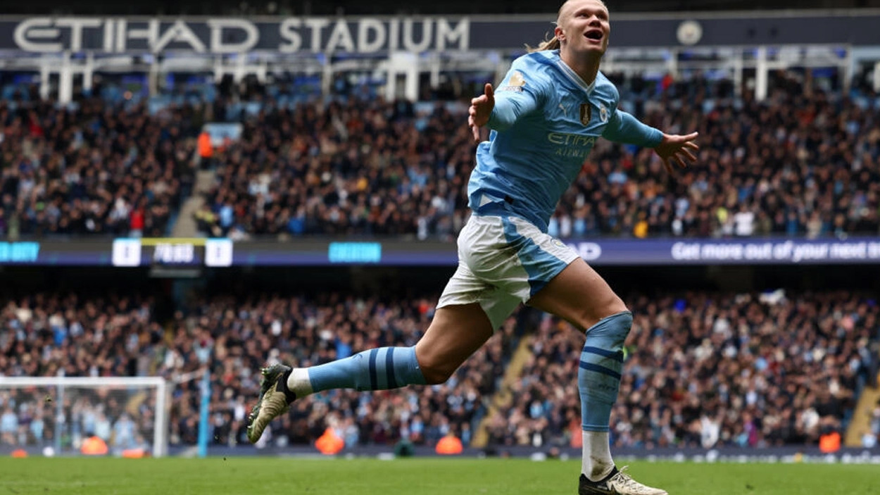 back with a bang erling haaland scored his first goals since november in man city s 2 0 win over everton photo afp