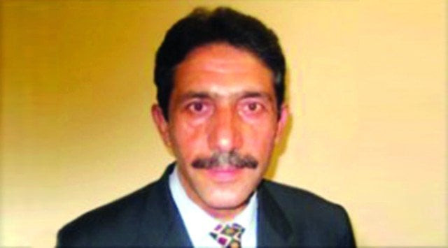 governor punjab awards essa khan for honesty governor punjab awards essa khan for honesty