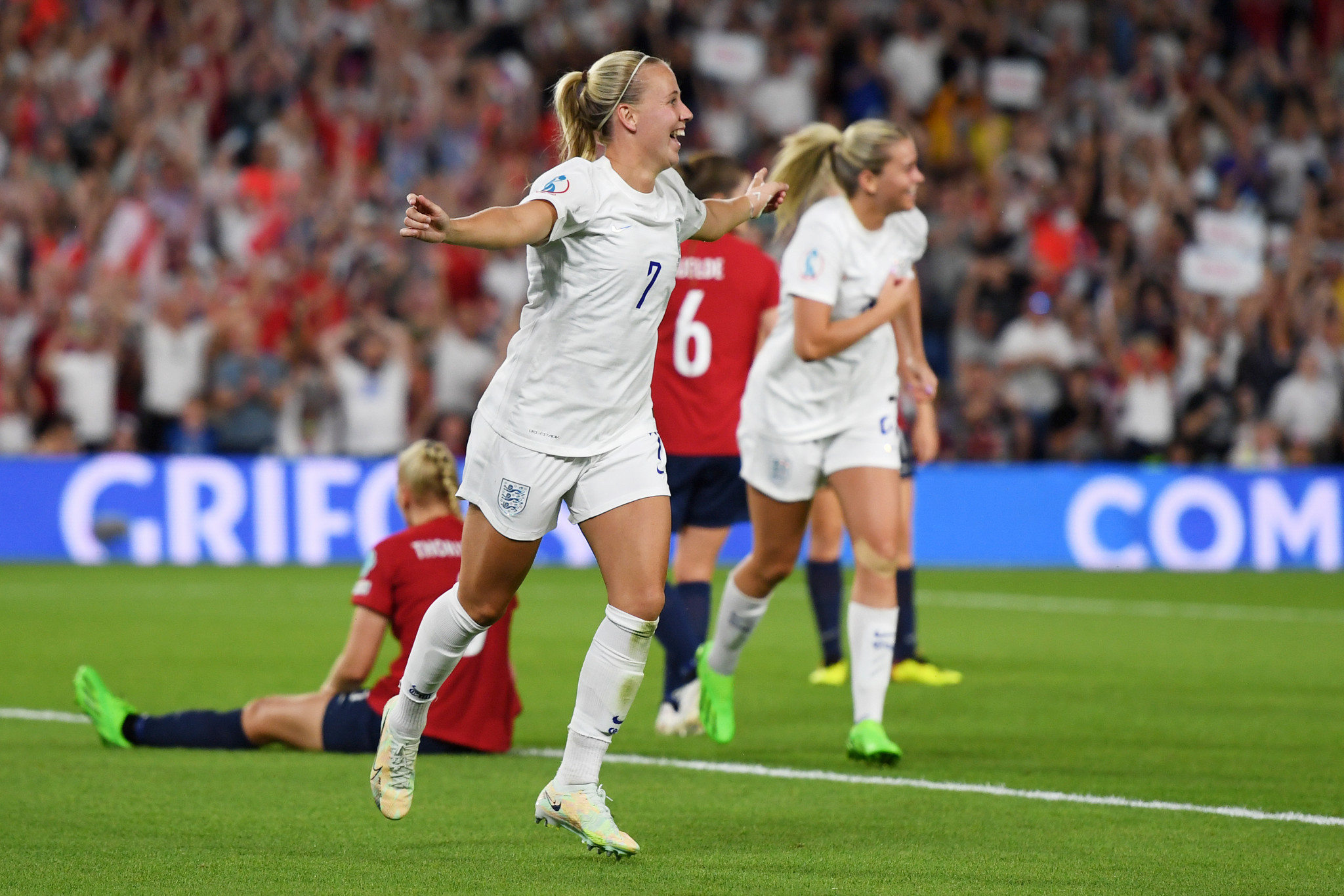 Photo of England set Euro record in Norway rout