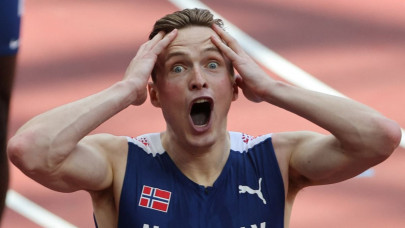 warholm storms back to form with euro gold warholm storms back to form with euro gold