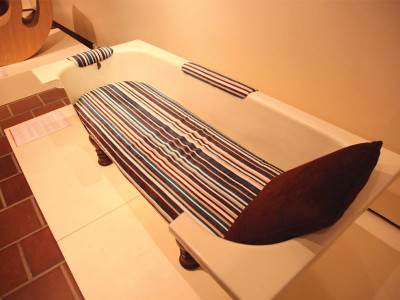 at top art school debate on imitation versus inspiration rages after teachers exhibit work