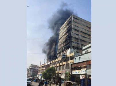 karachi s ma jinnah road fire under control no injuries reported
