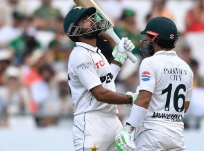 south africa enforce follow on after dismissing pakistan for 194